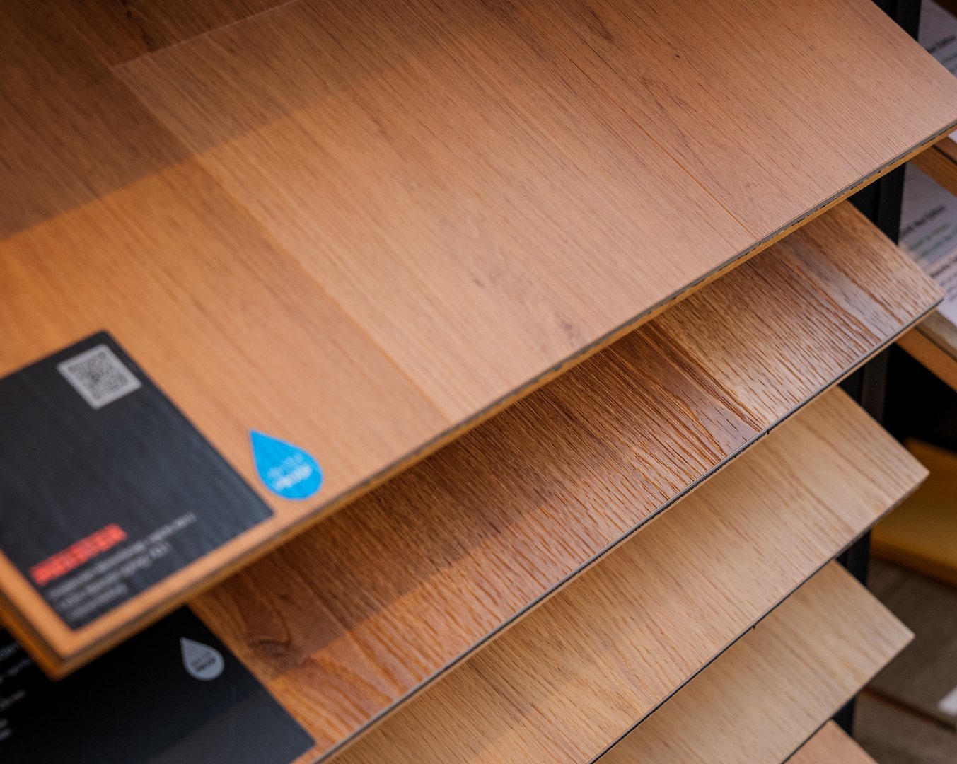 Verschiedene Böden in der Ausstellung